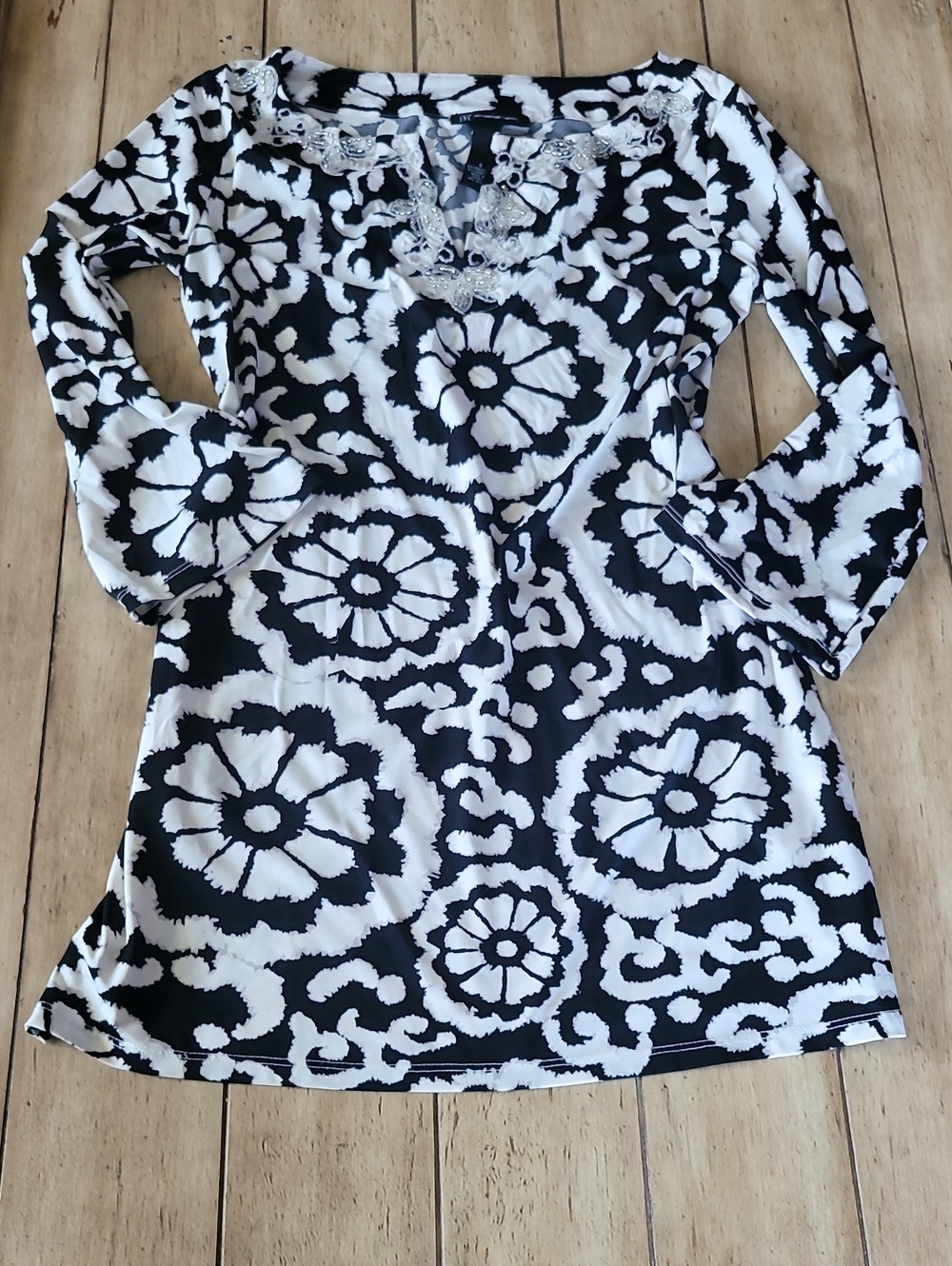 INC International Concepts Black & White Floral Long Sleeve Tunic